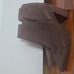 Vince Camuto Brown Faux Suede Heeled Ankle Boots 7.5M